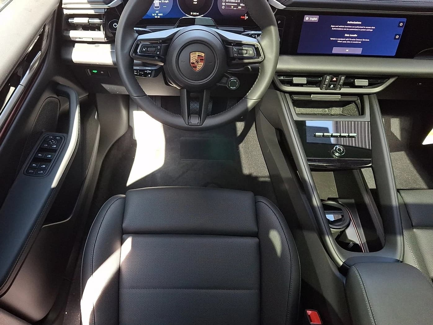 Porsche Macan Electric 4 AWD 2026 — side view