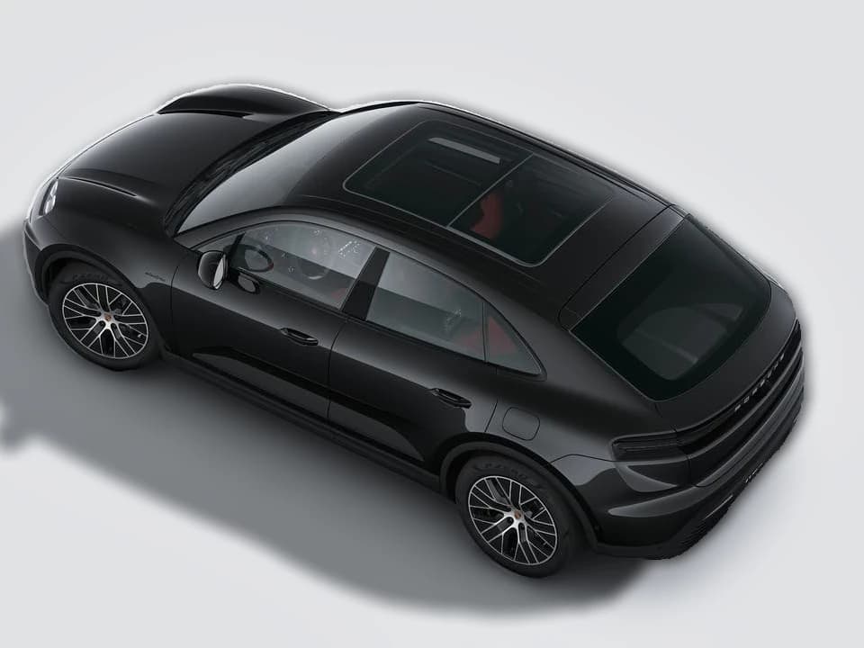 Porsche Macan Electric 4 AWD 2026 — side view