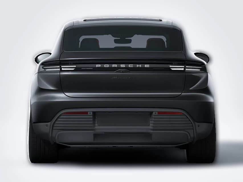 Porsche Macan Electric 4 AWD 2026 — side view