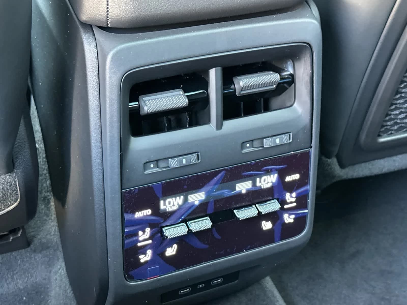 Porsche Macan Electric 4S AWD 2026 — side view