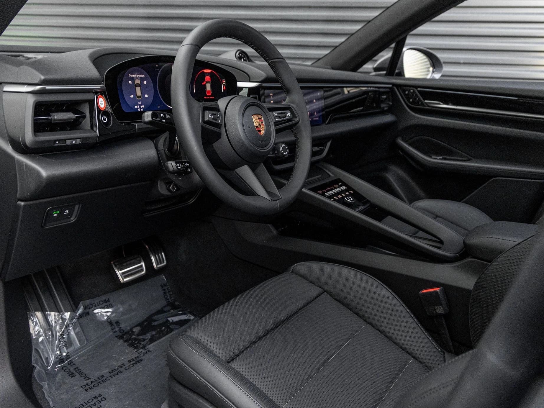 Porsche Macan Electric 4S AWD 2026 — side view
