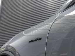 Porsche Macan Electric 4S AWD 2026 — side view