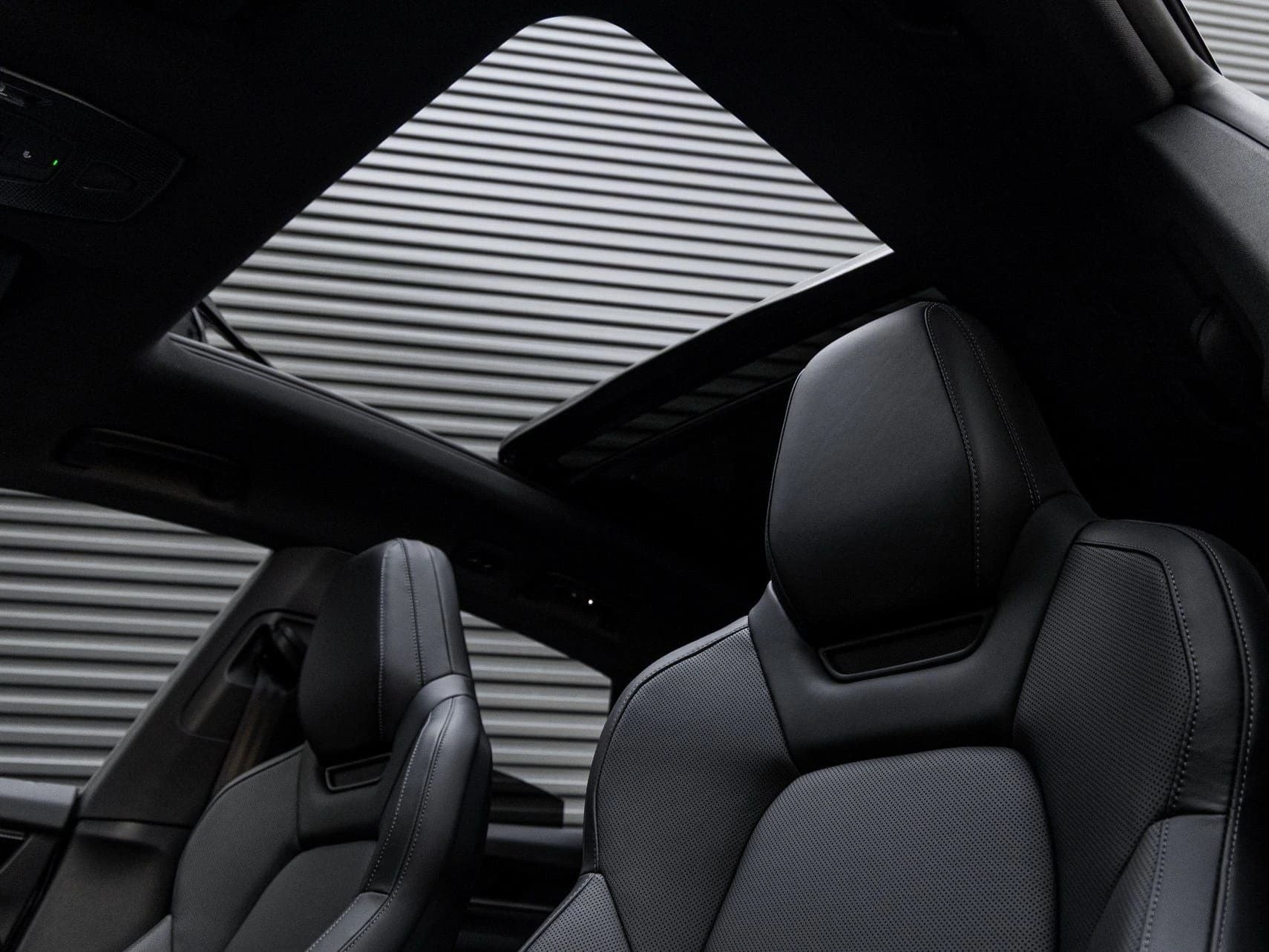 Porsche Macan Electric 4S AWD 2026 — side view