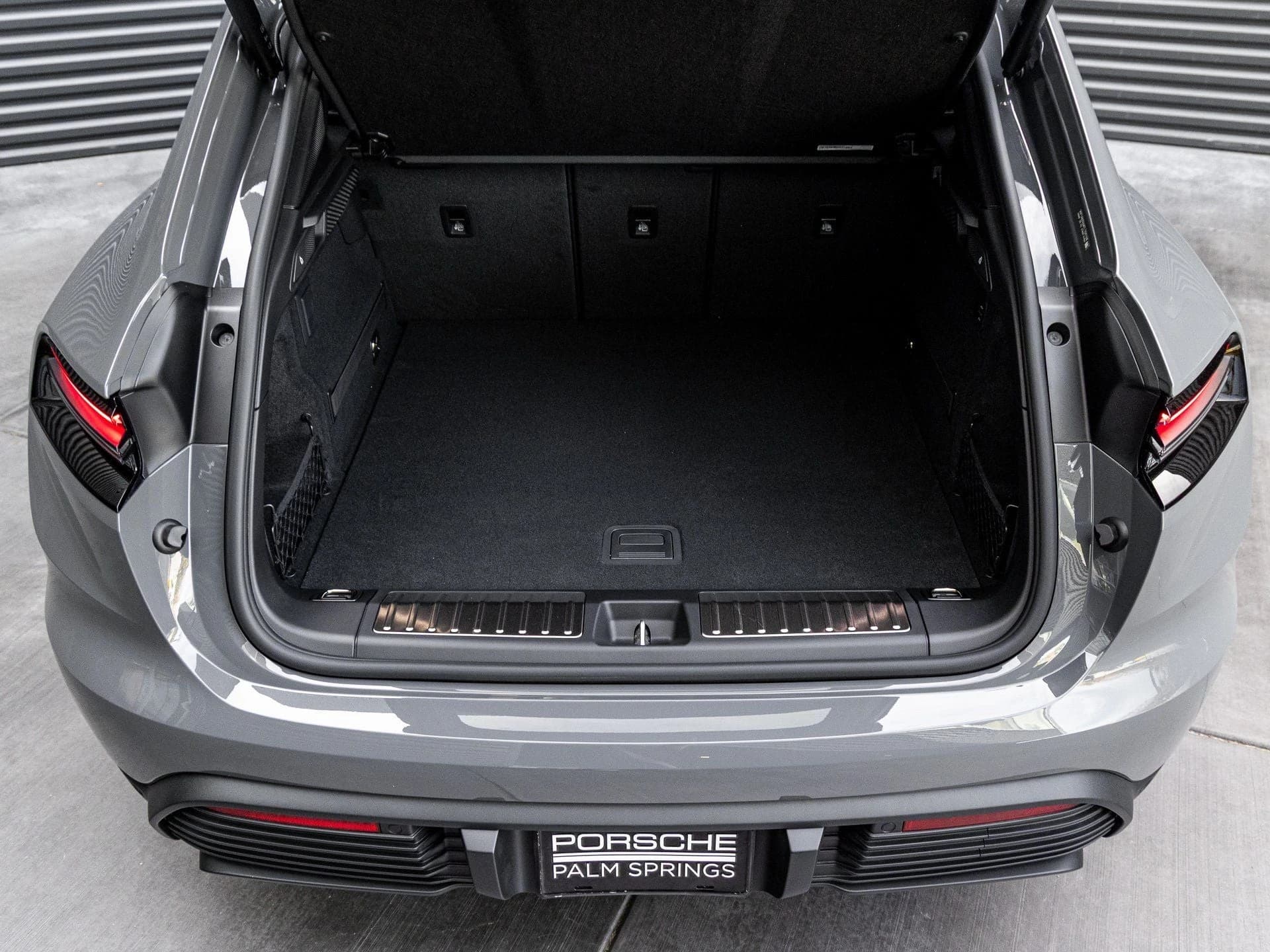 Porsche Macan Electric 4S AWD 2026 — side view