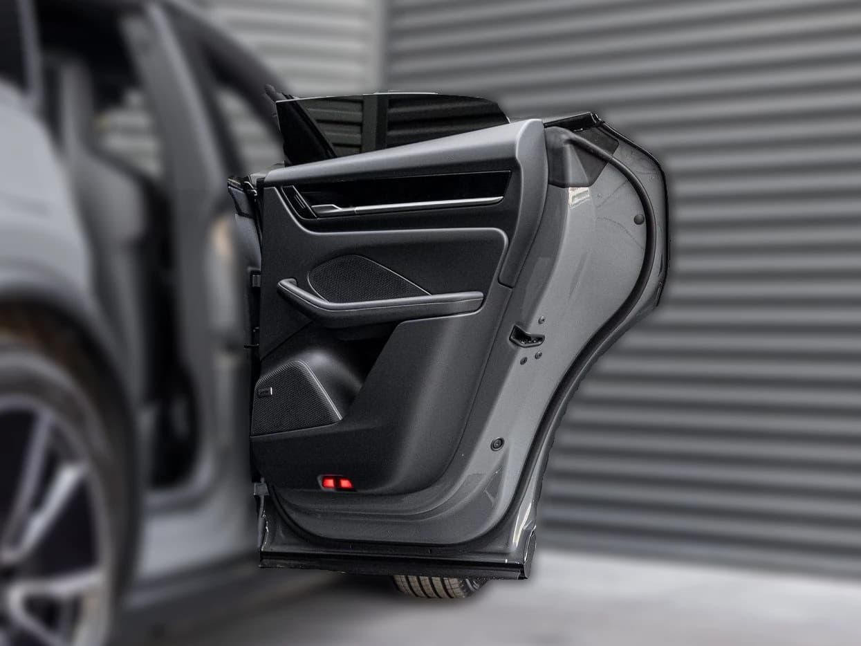 Porsche Macan Electric 4S AWD 2026 — side view