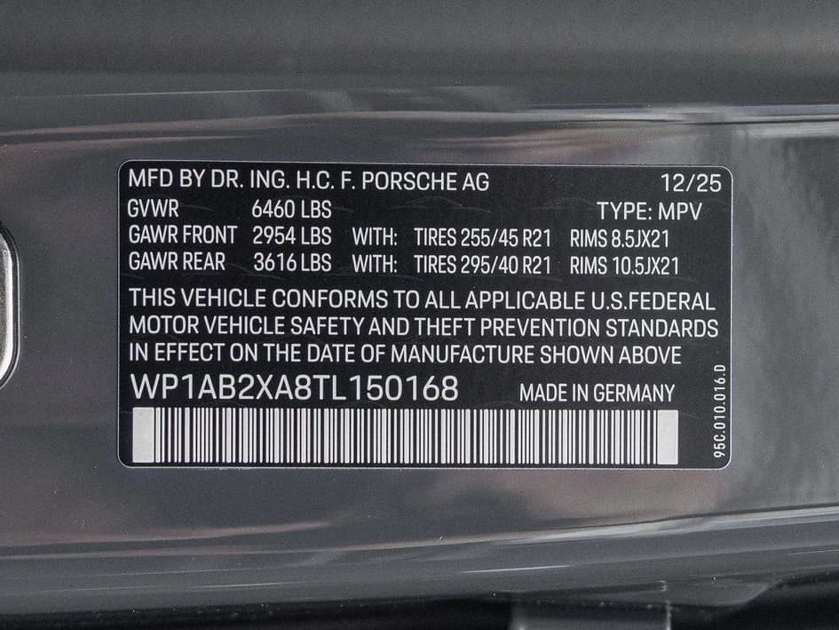 Porsche Macan Electric 4S AWD 2026 — side view