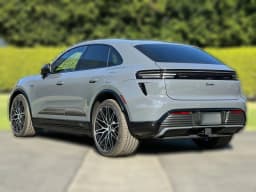 Porsche Macan Electric Turbo AWD 2025 — side view