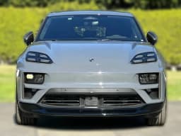 Porsche Macan Electric Turbo AWD 2025 — side view