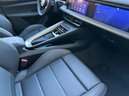 Porsche Macan Electric Turbo AWD 2025 — side view