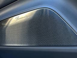 Porsche Macan Electric Turbo AWD 2025 — side view