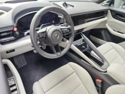 Porsche Macan Electric Turbo AWD 2026 — side view