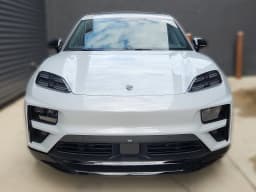 Porsche Macan Electric Turbo AWD 2026 — side view