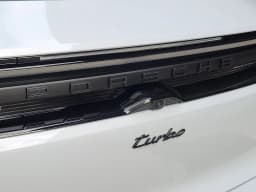 Porsche Macan Electric Turbo AWD 2026 — side view