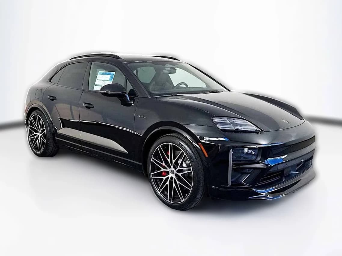 Porsche Macan Electric Turbo AWD 2025 — side view