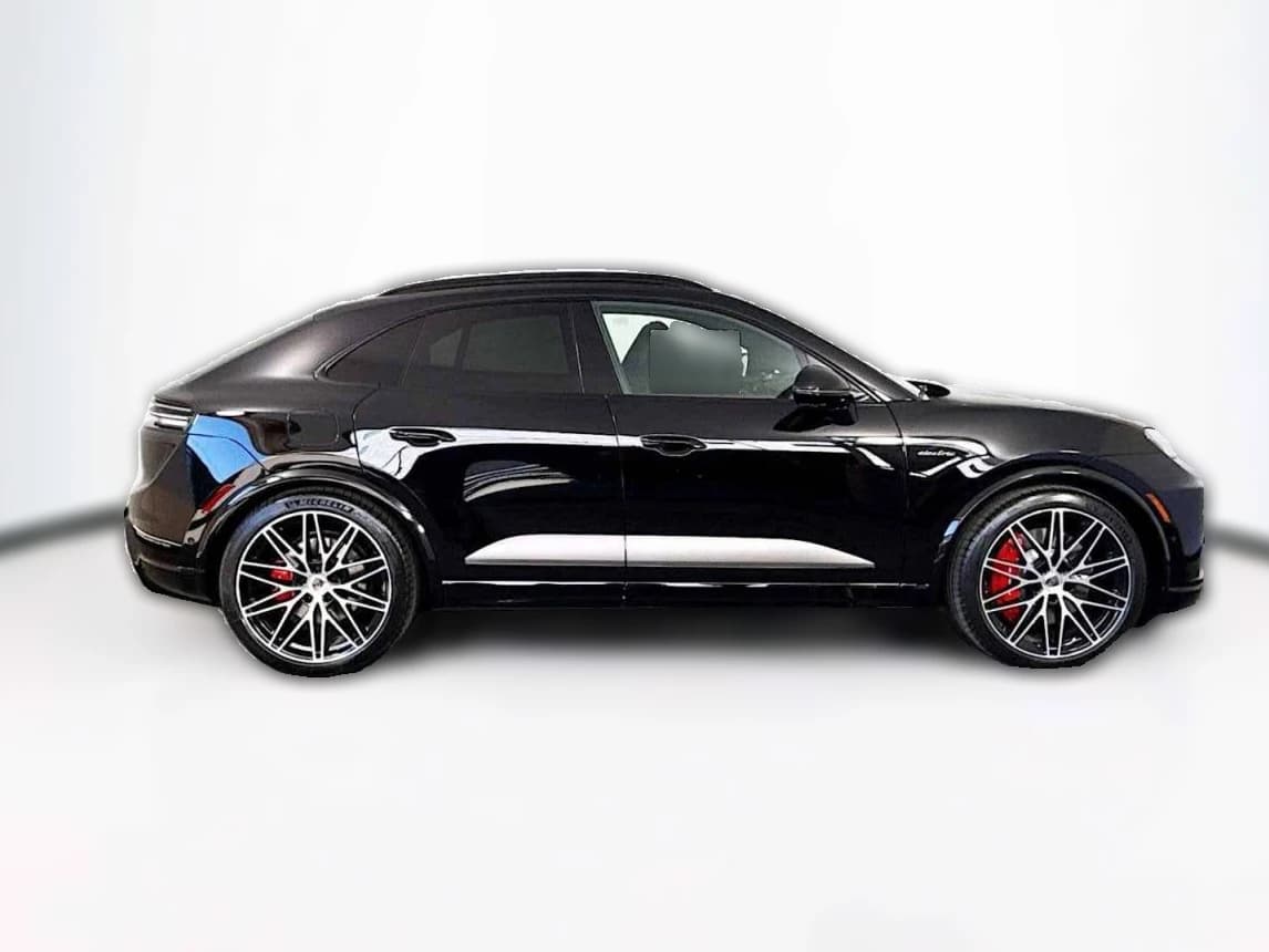 Porsche Macan Electric Turbo AWD 2025 — side view