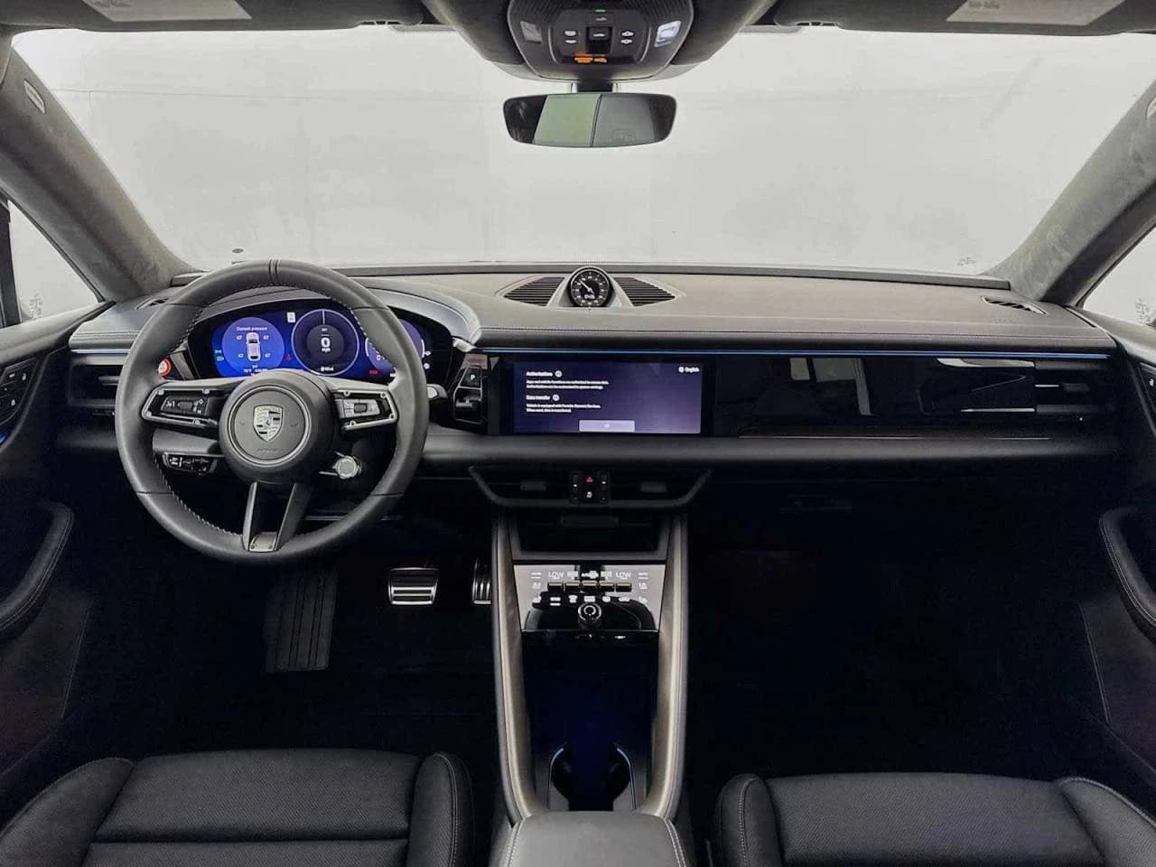 Porsche Macan Electric Turbo AWD 2025 — side view