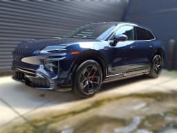 Porsche Cayenne Turbo Electric AWD 2026 — side view