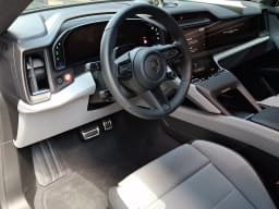 Porsche Cayenne Turbo Electric AWD 2026 — side view