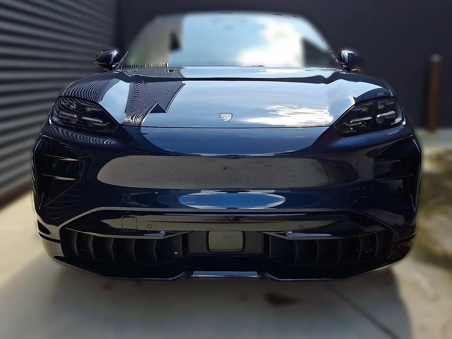 Porsche Cayenne Turbo Electric AWD 2026 — side view