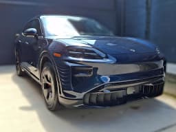 Porsche Cayenne Turbo Electric AWD 2026 — side view