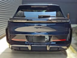 Porsche Cayenne Turbo Electric AWD 2026 — side view