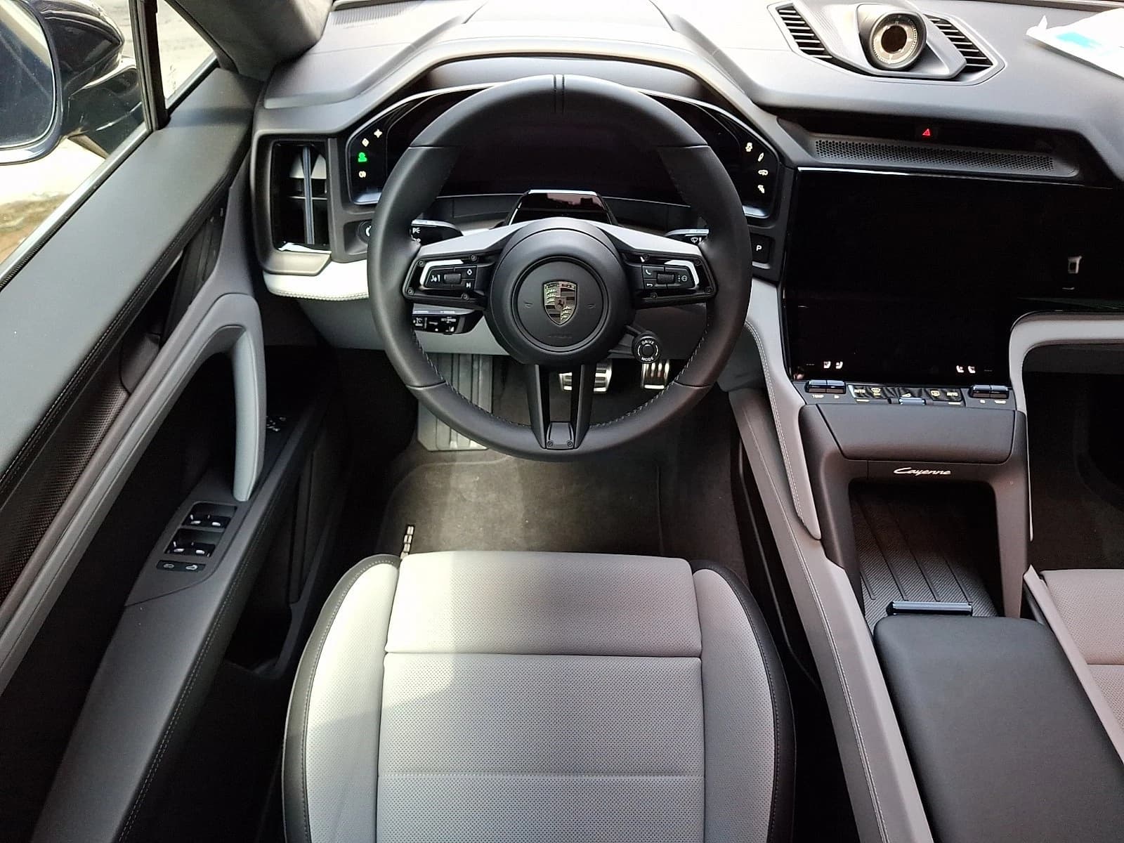 Porsche Cayenne Turbo Electric AWD 2026 — side view