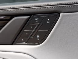 Porsche Cayenne Turbo Electric AWD 2026 — side view