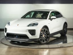 Porsche Macan Electric RWD 2026 — side view