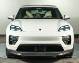 Porsche Macan Electric RWD 2026 — side view