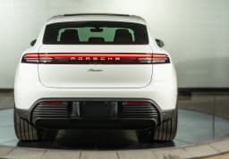 Porsche Macan Electric RWD 2026 — side view