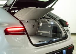 Porsche Macan Electric RWD 2026 — side view