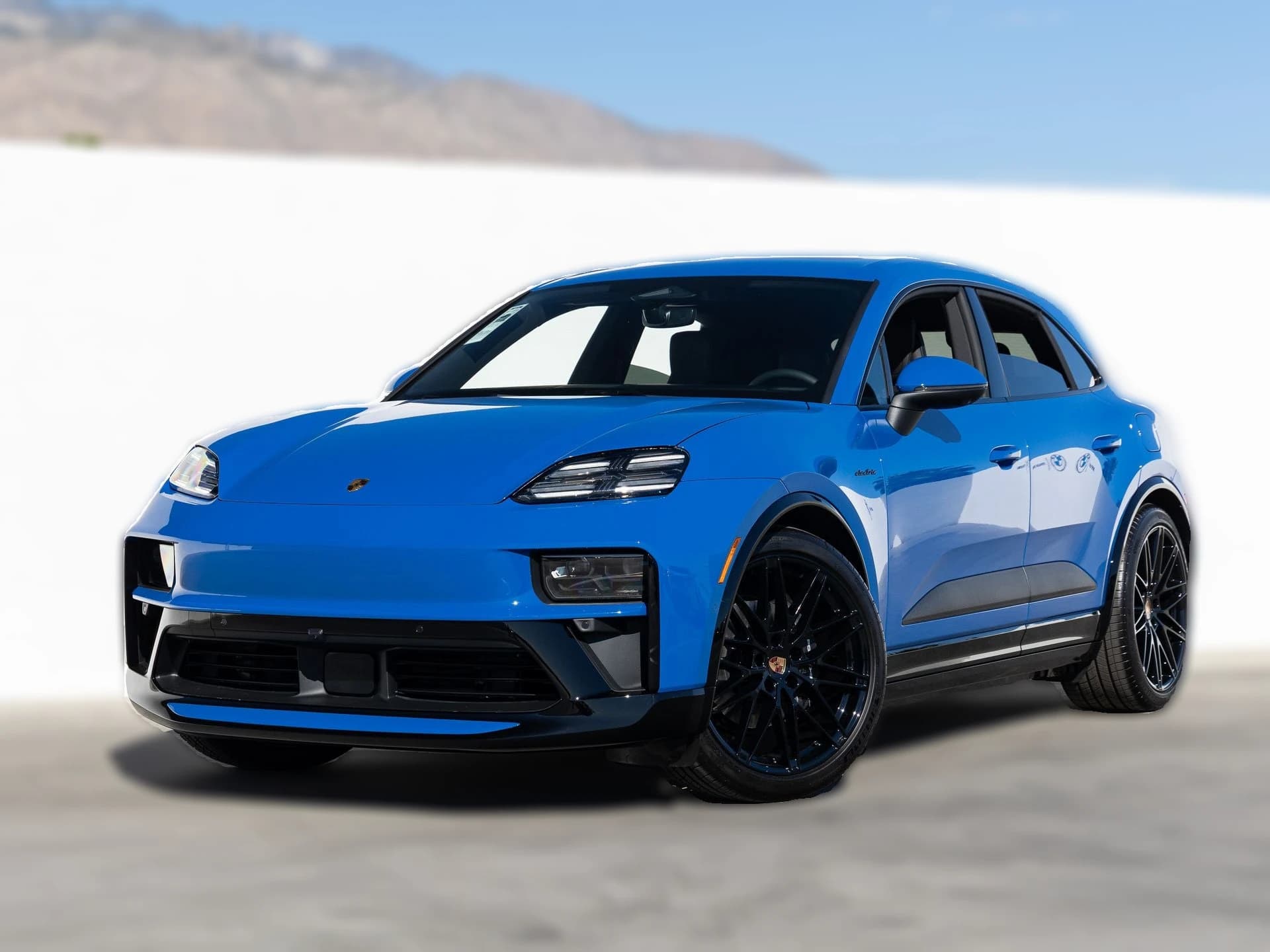 Porsche Macan Electric RWD 2026 — side view