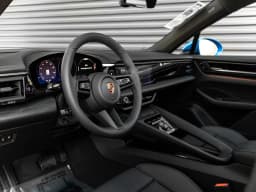 Porsche Macan Electric RWD 2026 — side view
