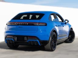 Porsche Macan Electric RWD 2026 — side view
