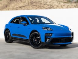 Porsche Macan Electric RWD 2026 — side view