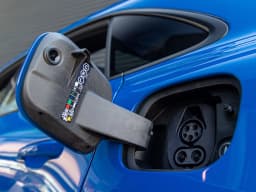 Porsche Macan Electric RWD 2026 — side view