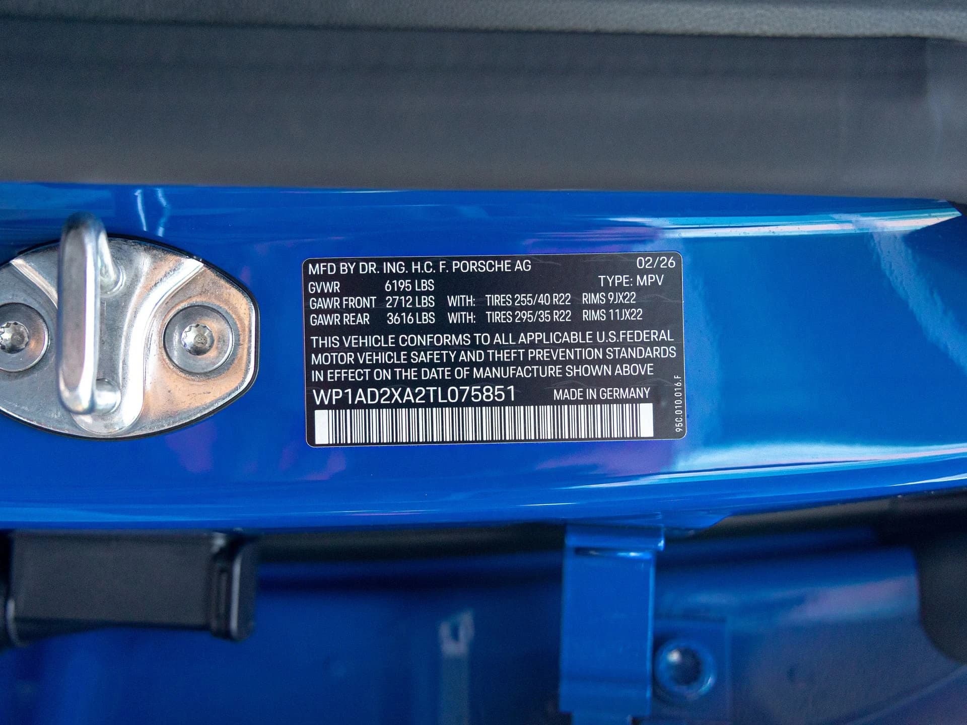 Porsche Macan Electric RWD 2026 — side view