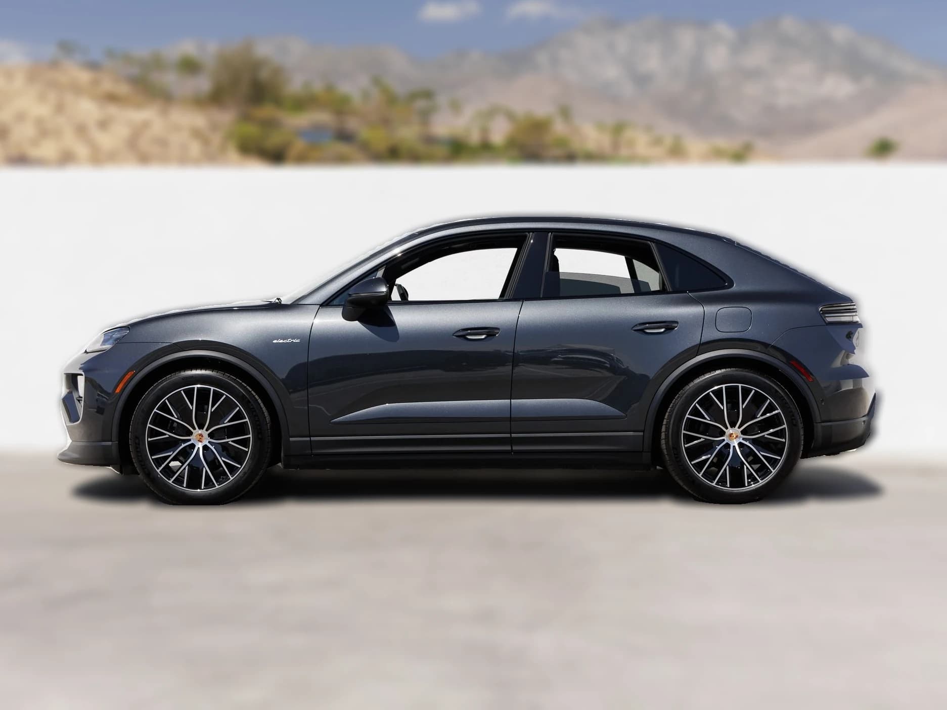 Porsche Macan Electric RWD 2026 — side view