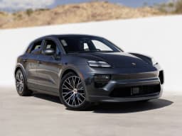 Porsche Macan Electric RWD 2026 — side view