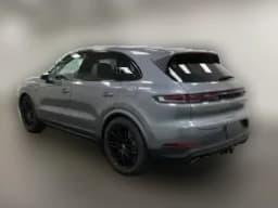 Porsche Cayenne E-Hybrid AWD 2026 — side view