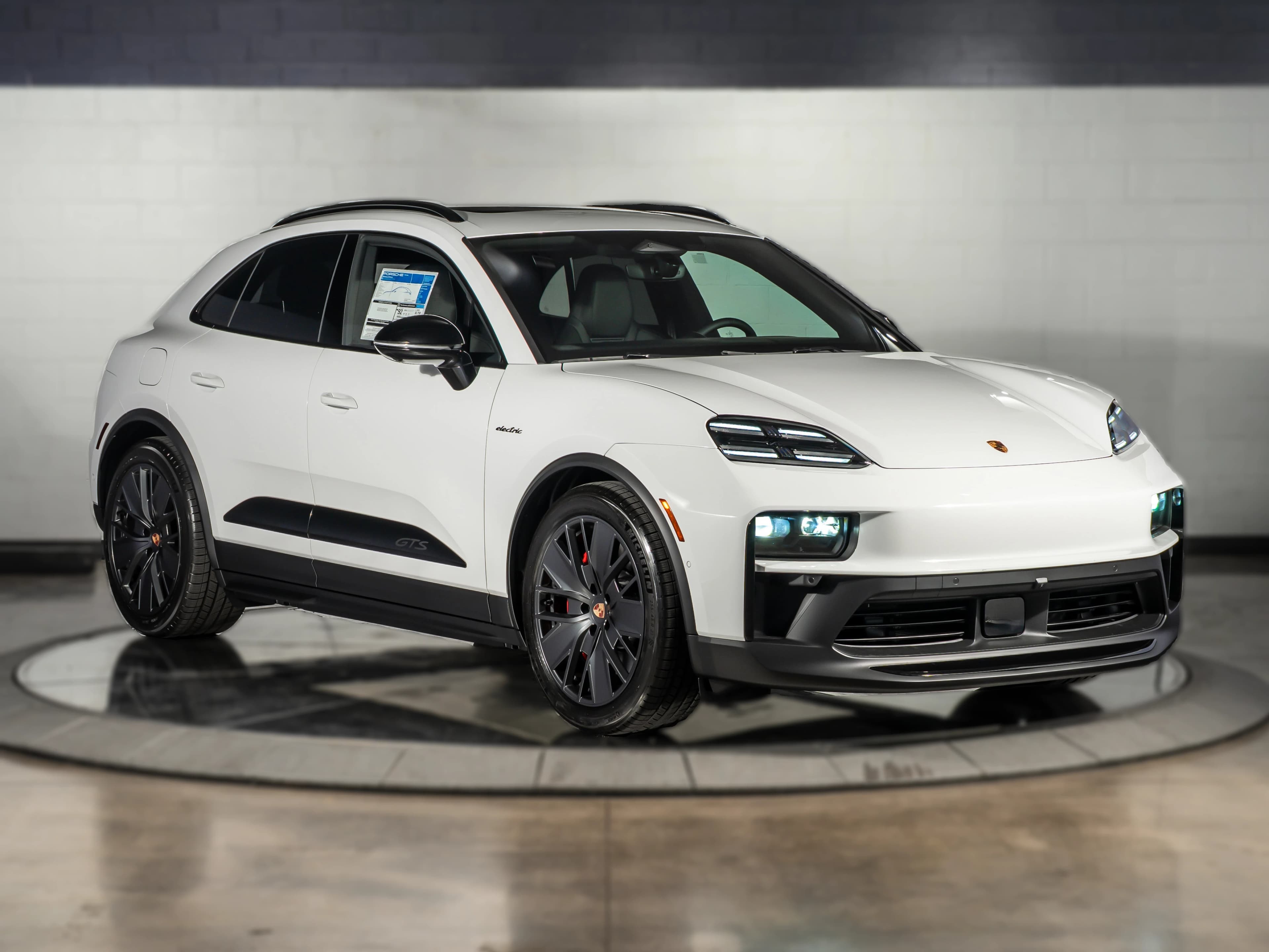 Porsche Macan Electric GTS AWD 2026 — side view