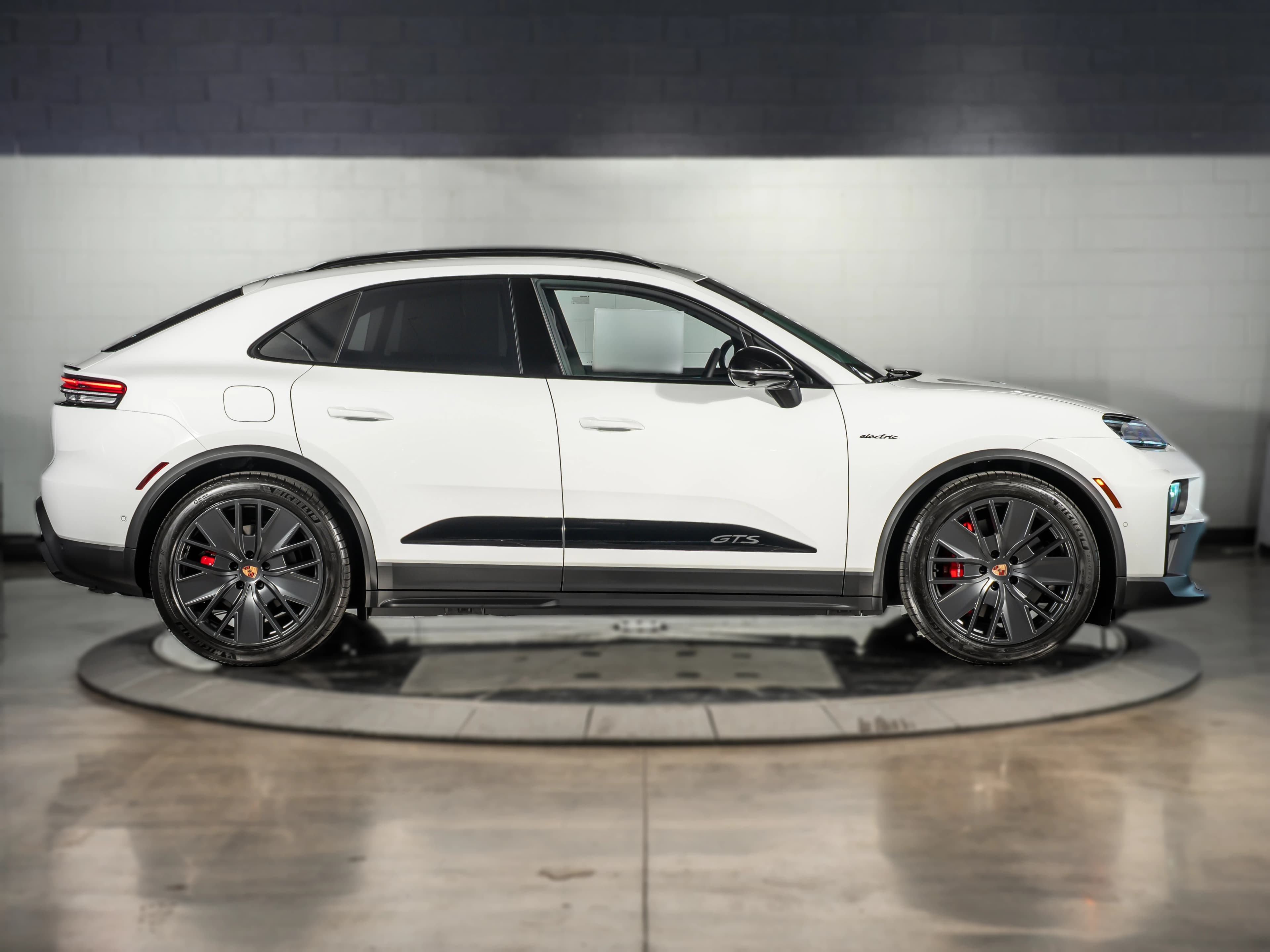 Porsche Macan Electric GTS AWD 2026 — side view