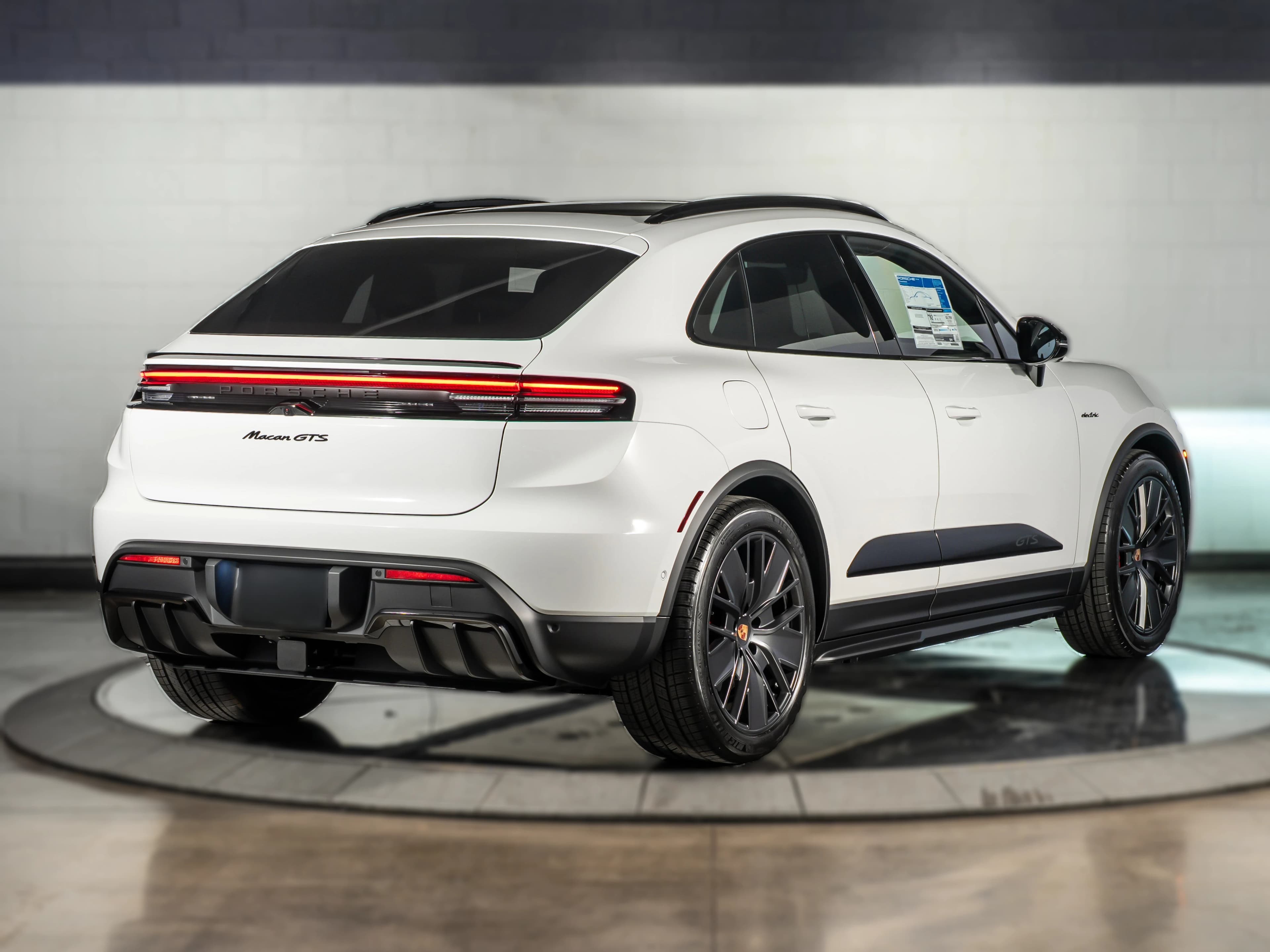 Porsche Macan Electric GTS AWD 2026 — side view