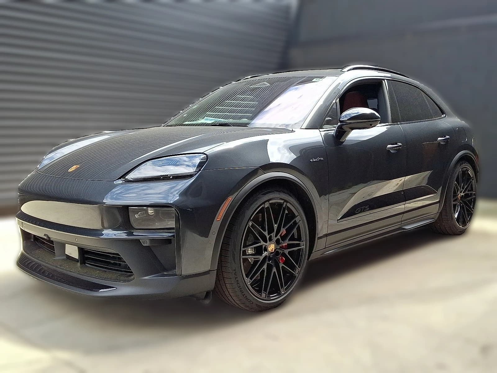 Porsche Macan Electric GTS AWD 2026 — side view