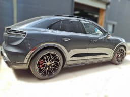 Porsche Macan Electric GTS AWD 2026 — side view