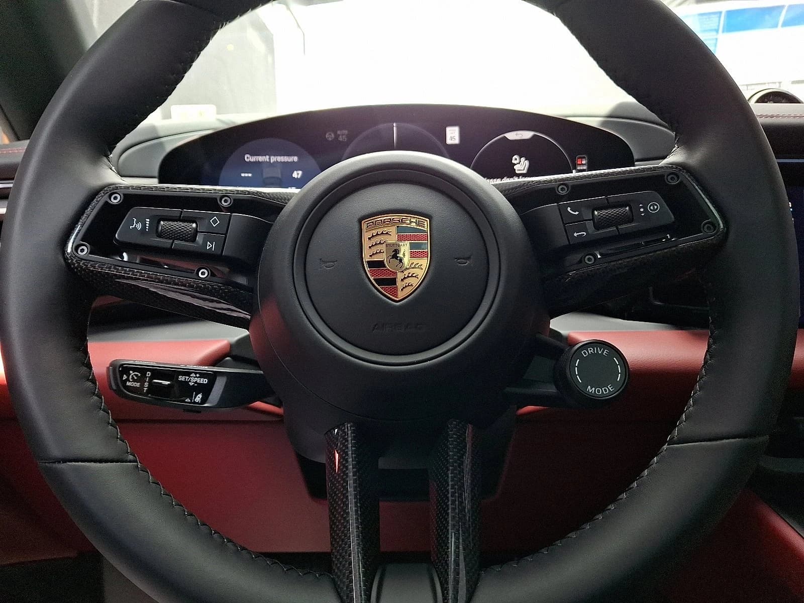 Porsche Macan Electric GTS AWD 2026 — side view