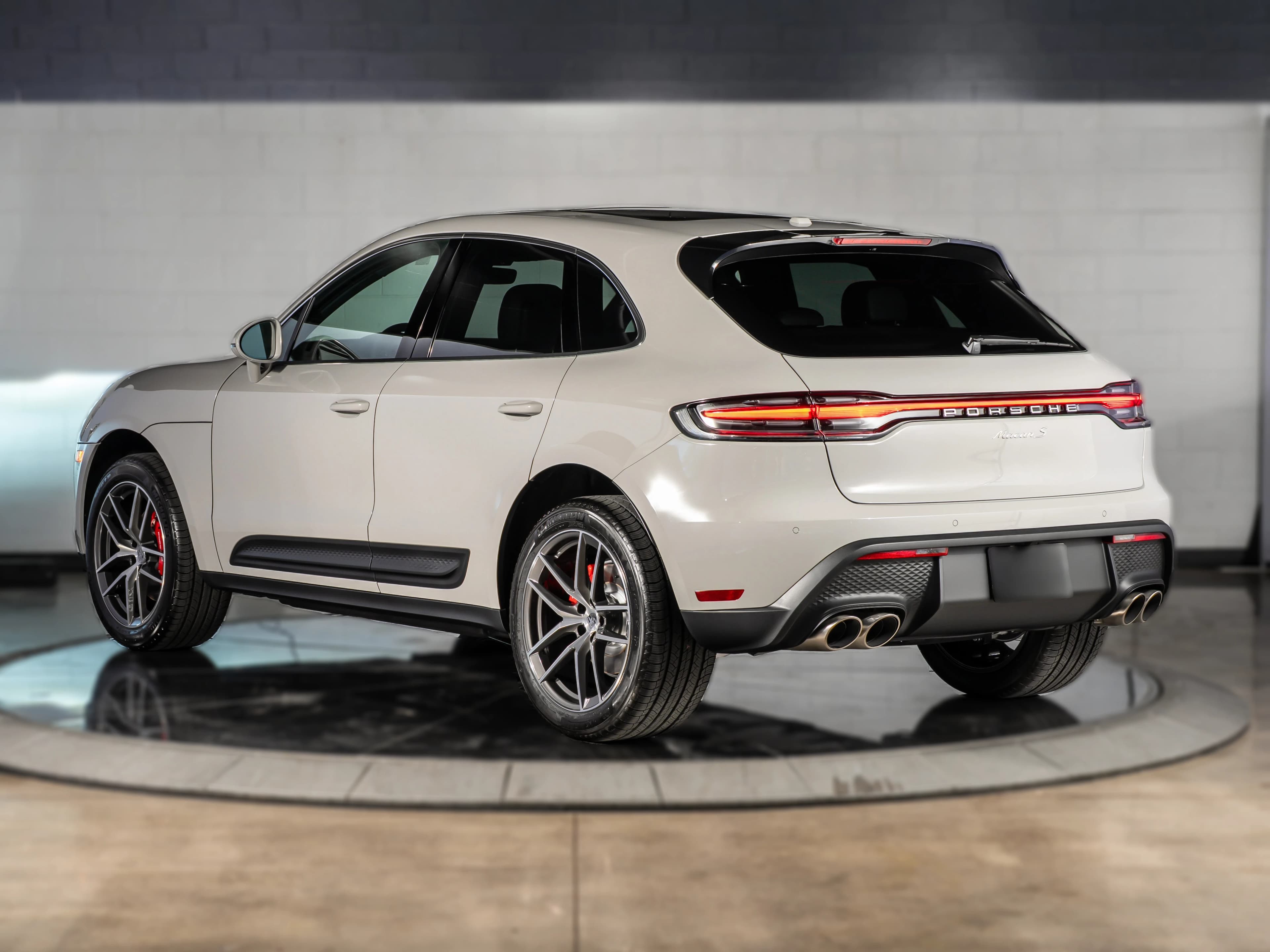 Porsche Macan S AWD 2026 — side view