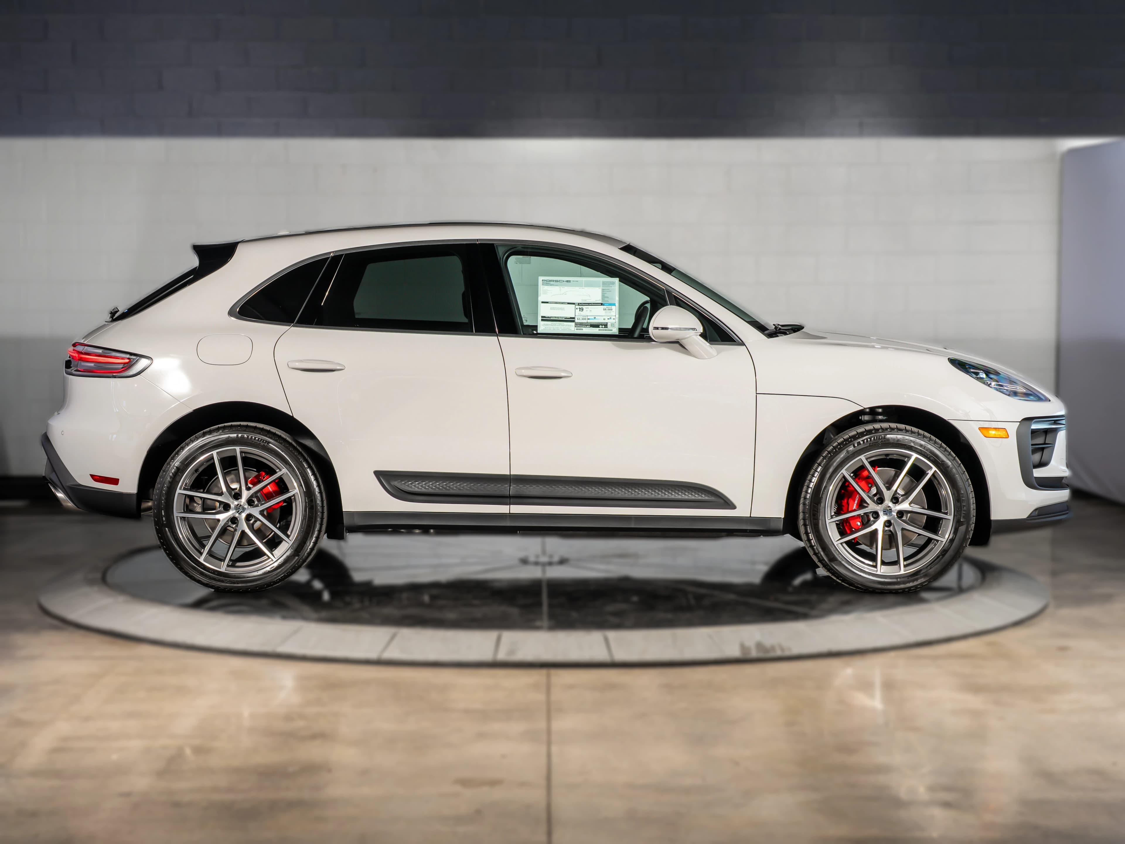 Porsche Macan S AWD 2026 — side view