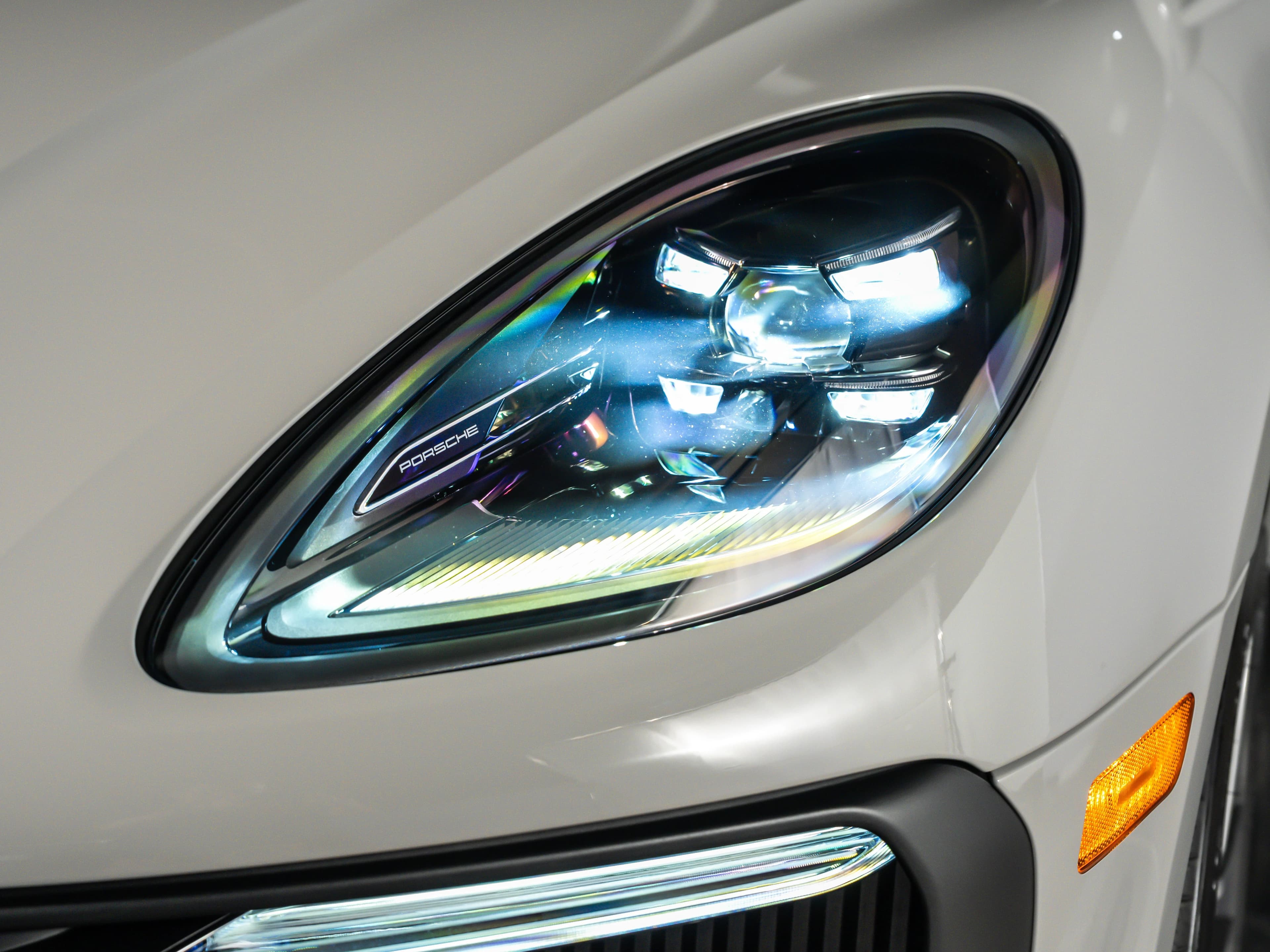 Porsche Macan S AWD 2026 — side view