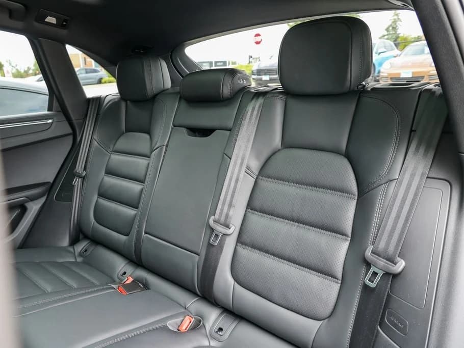 Porsche Macan S AWD 2026 — side view